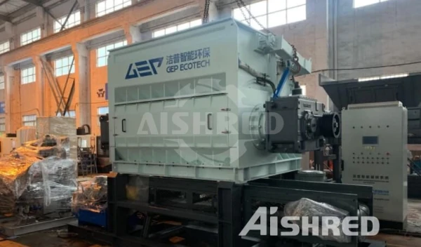 Tocator industrial de paleti din lemn